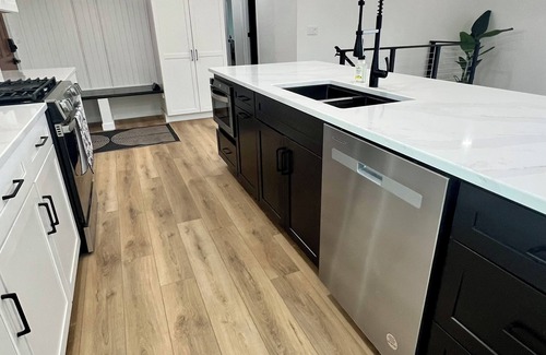 Iron Mountain House | Newly remodeled Lakefront 4-bedroom house with AC and WiFi in Iron Mountain