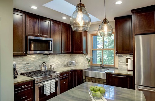 Mayfield House | Newly Remodeled Lakefront Cabin w/Modern Amenities.
