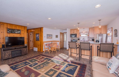 Forest Lake Cabin | Newly Remodeled Lake Cabin on Forest Lake only 30 minutes from Twin Cities