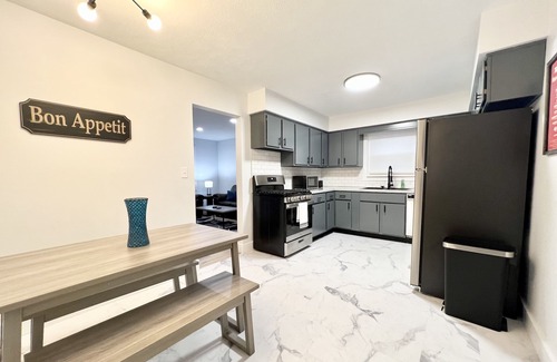 Highland Square House | Newly Remodeled Metro Parks Home