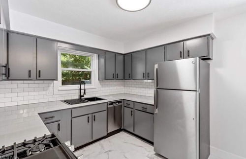 Highland Square House | Newly Remodeled Metro Parks Home