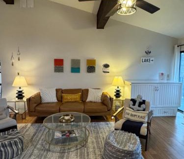 Lake Geneva Apartment | Newly Remodeled Mid-Century Modern Lake Condo