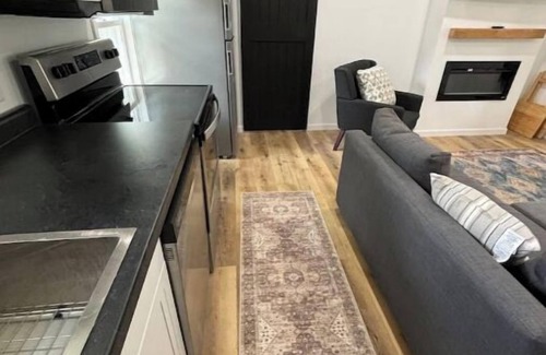 Clear Lake Cottage | Newly Remodeled Modern Cottage w/2 bedrooms, Wi-Fi, AC in peaceful Clear Lake