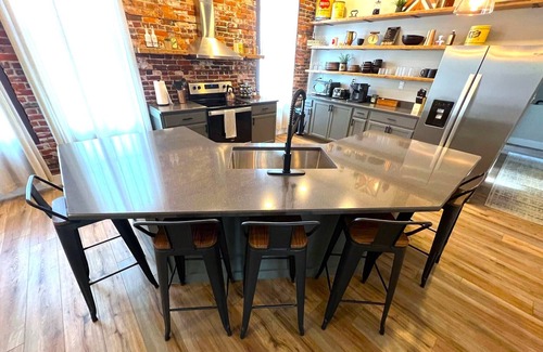 Sandusky Apartment | NEWLY REMODELED-Modern 3bd/2bth Apt in downtown Sandusky