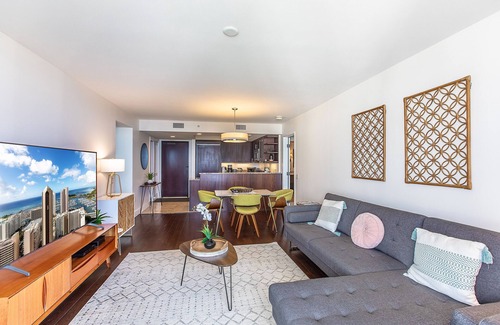 Waikiki Condo | Newly Remodeled Ocean View 2 BDRM Condo at the Watermark