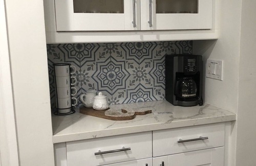 Townsite Condo | Newly remodeled Oceanview/Beach condo, steps from the sand!