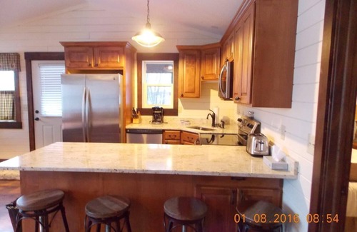 Lake Shore Cottage | Newly Remodeled Resort Cottage on Gull Lake