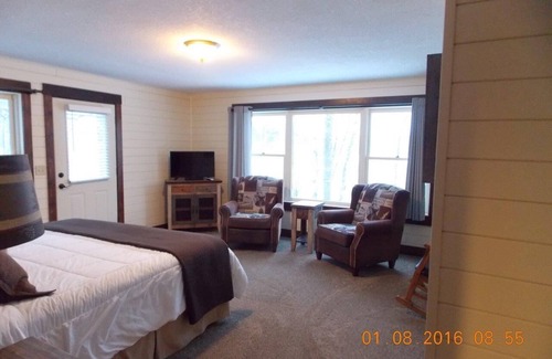 Lake Shore Cottage | Newly Remodeled Resort Cottage on Gull Lake