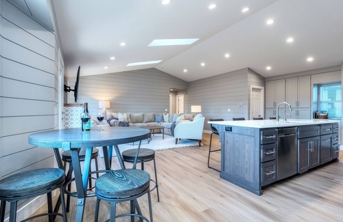 Walla Walla House | Newly remodeled, sleeps 6, with private backyard! Close to Walla Walla, WA