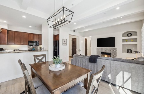 La Quinta Condo | Newly Remodeled! Single Story Townhome, Spanish Fountain View, Pet Friendly! - Lower (H90-2)