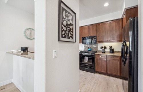 La Quinta Condo | Newly Remodeled! Single Story Townhome, Spanish Fountain View, Pet Friendly! - Lower (H90-2)