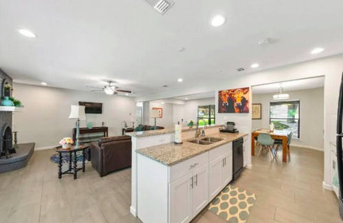Vance Jackson House | Newly remodeled spacious home in great location