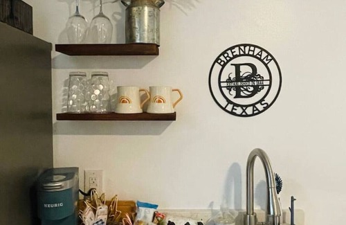 Brenham House | Newly remodeled studio near downtown Brenham