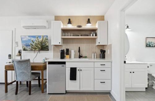 Cox Heights Apartment | Newly Remodeled Studio Minutes from Old Town