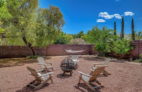 Summerlin South House | Newly Remodeled Swanky Summerlin Oasis, Near Strip & Golf, Yard