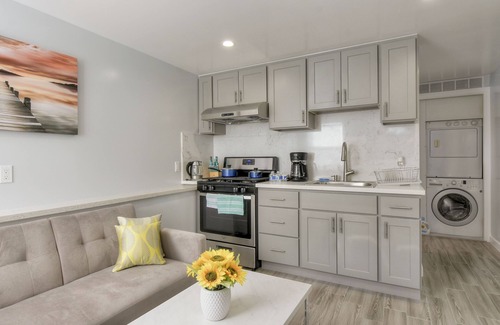 Westlake Apartment | NEWLY REMODELED UPPERCLASS 2 BD 1 BA OCEANVIEW