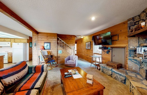Eureka Springs House | Newly remodeled lakefront home with views of Beaver Lake & Beaver Dam