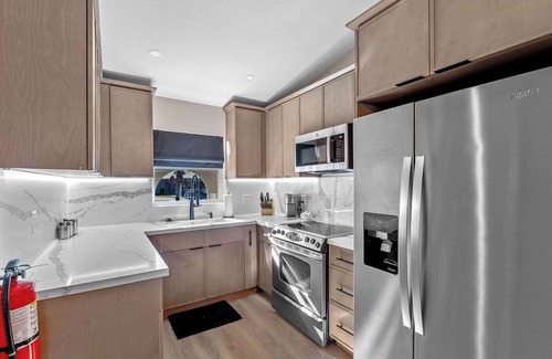Punta Gorda Villa | Newly remodeled Villa On The Water, Sunset/Scenery