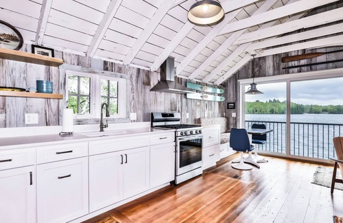 Lake Tomahawk Apartment | Newly Remodeled with amazing views on the Minocqua Chain of Lakes Cabin!