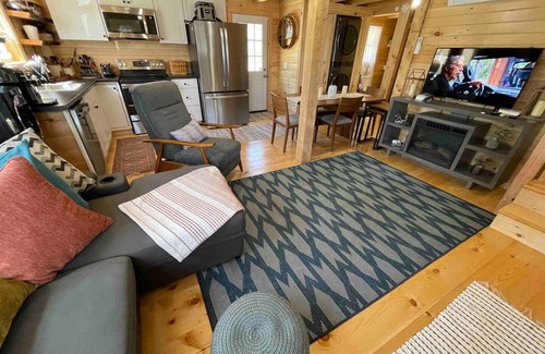 Winthrop Cabin | Newly Remodeled Waterfront Cabin