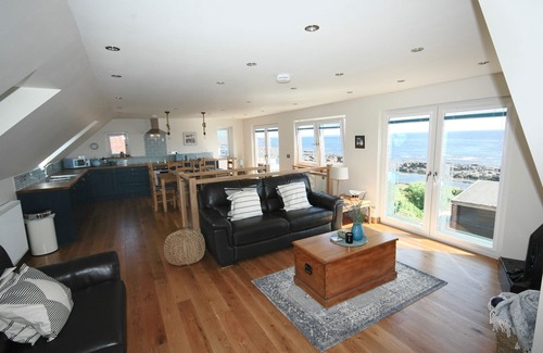 Kilrenny House | Newly renovated seafront cottage with stunning 180 degree panoramic sea views