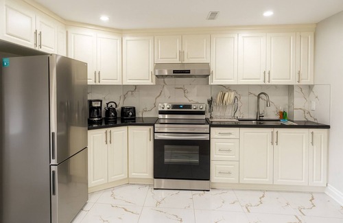 Orangeville Apartment | Newly Reno’d Basement Suite w/Private Access—10 min walk to Headwaters Hospital