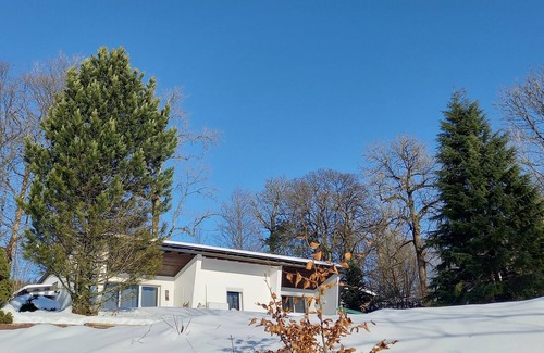 Hoheleye Apartment | Newly renovated vacation home with fully equipped kitchen and fireplace