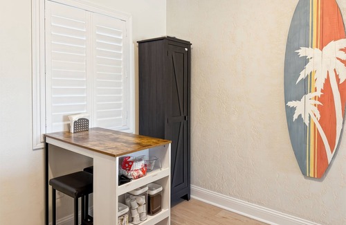 McCutcheon Field Condo | ๐ Newly Renovated Oceanfront Condo | Sleeps 8 | North Topsail Beach, NC