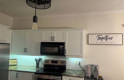 The Blue Mountains Condo | Newly renovated Blue Mountain condo in Historic Snowbridge