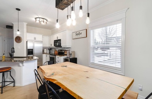 The Blue Mountains Condo | Newly renovated Blue Mountain condo in Historic Snowbridge