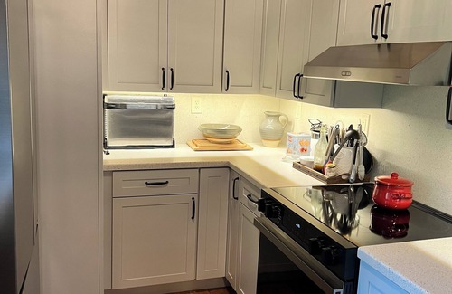 Middlebury Center Cabin | Newly renovated: Million Dollar Mountain View Getaway!