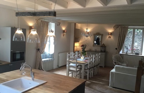 Montreuil-Bellay House | Newly renovated home for rental in the Loire Valley - Montreuil Bellay,