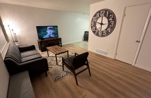 Southeast Colorado Springs Apartment | Newly renovated Eastside Colorado Springas 2 bedroom, 1 bath apartment