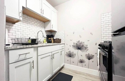 Garfield Heights Apartment | Newly Renovated ~ Modern ~ 5 Star First Floor Unit