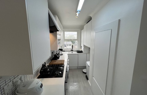 Barnet Apartment | Newly renovated 1 bedroom modern apartment London