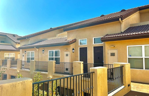 Pasadena Condo | Newly Renovated 1 bedroom with Loft Condo in Pasadena