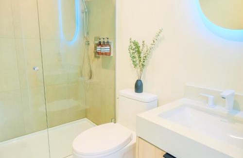 Downtown Eastside Apartment | Newly Renovated 1 Bedroom Condo in Japantown! Near Gastown & Railtown!