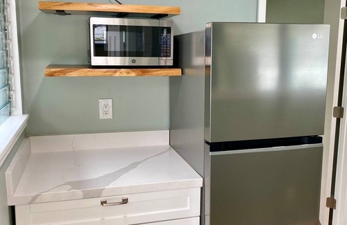 Coconut Grove Apartment | Newly renovated 1-bedroom with AC and dedicated parking in enchanting Kailua.