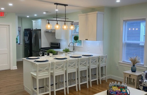 St. Marks Apartment | NEWLY RENOVATED. 10 MINS TO BOTON. 3bds/2bths in a small friendly neighborhood.