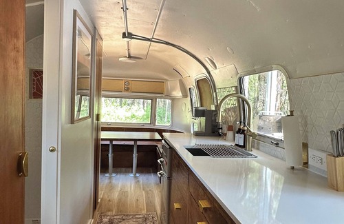 Dogwood House | Newly renovated 1974 Airstream, mid-century modern theme, near lakes and parks