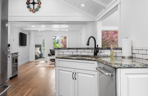 Suttons Bay House | Newly renovated 1950's leelanau trail side cottage
