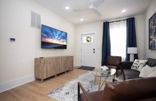 Wildwood Apartment | Newly renovated 2 bdr apt, 1 block from the beach