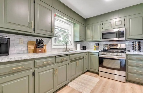 Walnut Creek House | Newly Renovated 2 Bedroom home in Amish country!