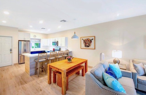 Rum Point Condo | Newly Renovated 2 Bed Beachfront Condo w/Pool+Hot Tub