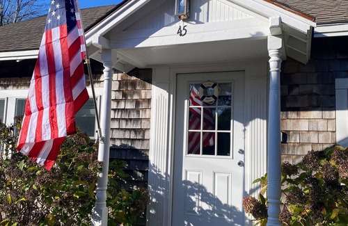 Brewster Cottage | Newly renovated 2 bedroom cottage - walk to beach