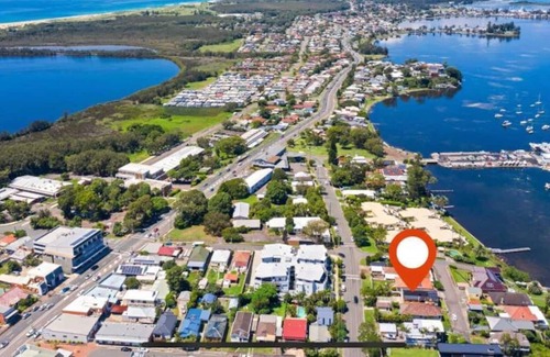 Belmont House | Newly renovated 2 Bedrooms house with water views.