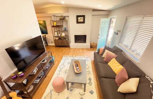Parker Lane House | Newly renovated 2-bedroom house in Austin! Minutes from DT, SOCO & the airport!