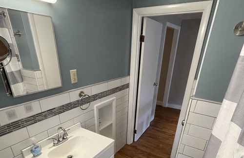 Dedham Apartment | NEWLY RENOVATED 2 BEDROOM, CLOSE TO EVERYTHING