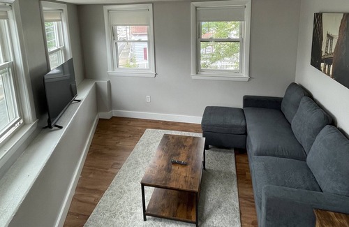 Dedham Apartment | NEWLY RENOVATED 2 BEDROOM, CLOSE TO EVERYTHING