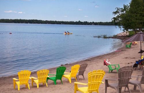 Drummond-North Elmsley House | Newly Renovated 2 Bedroom Beach Front Condo 2C